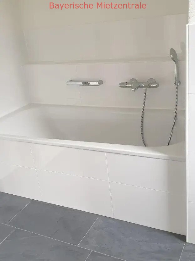 ***BAYERISCHE MIETZENTRALE: Exklusive, neuwertige 3-Zimmer-Wohnung mit luxuriöser Innenausstattung mit Balkon in Waldtrudering!!!***
