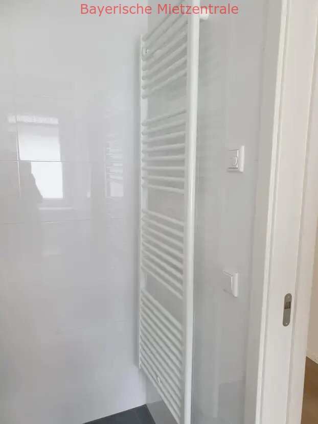 ***BAYERISCHE MIETZENTRALE: Exklusive, neuwertige 3-Zimmer-Wohnung mit luxuriöser Innenausstattung mit Balkon in Waldtrudering!!!***
