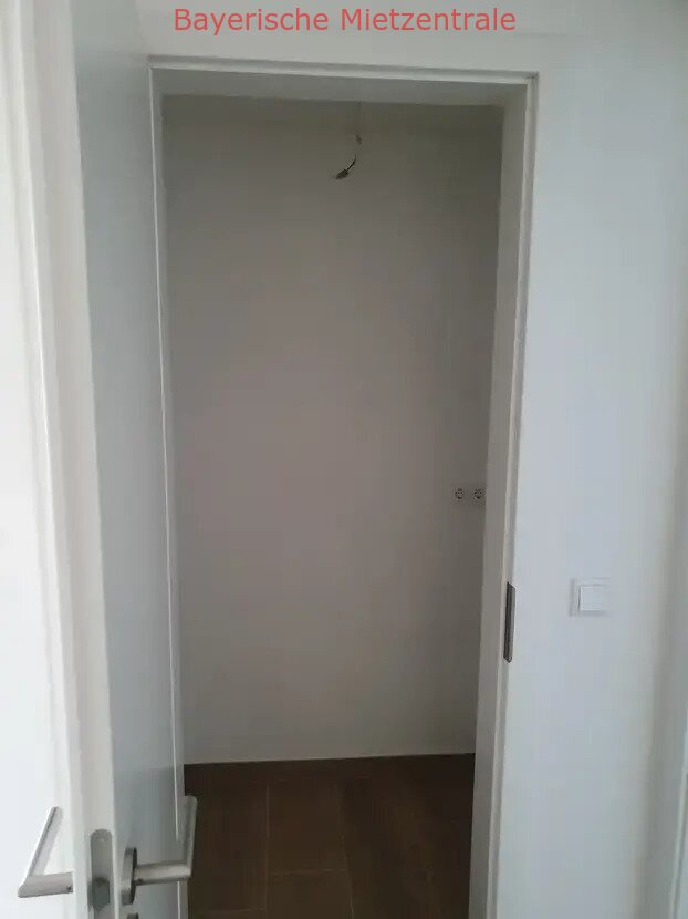 ***BAYERISCHE MIETZENTRALE: Exklusive, neuwertige 3-Zimmer-Wohnung mit luxuriöser Innenausstattung mit Balkon in Waldtrudering!!!***
