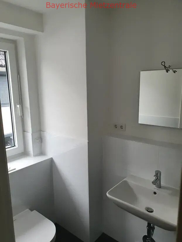 ***BAYERISCHE MIETZENTRALE: Exklusive, neuwertige 3-Zimmer-Wohnung mit luxuriöser Innenausstattung mit Balkon in Waldtrudering!!!***