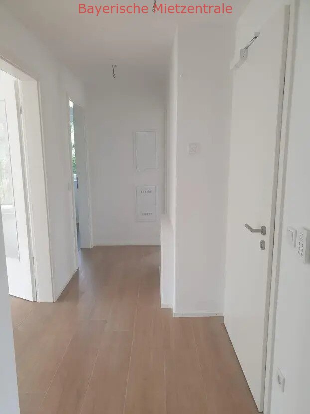 ***BAYERISCHE MIETZENTRALE: Exklusive, neuwertige 3-Zimmer-Wohnung mit luxuriöser Innenausstattung mit Balkon in Waldtrudering!!!***