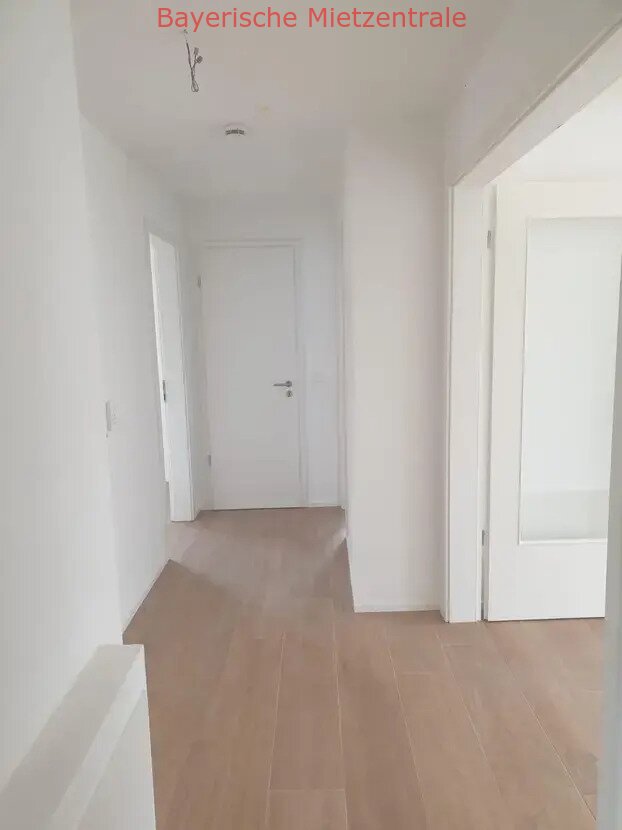 ***BAYERISCHE MIETZENTRALE: Exklusive, neuwertige 3-Zimmer-Wohnung mit luxuriöser Innenausstattung mit Balkon in Waldtrudering!!!***