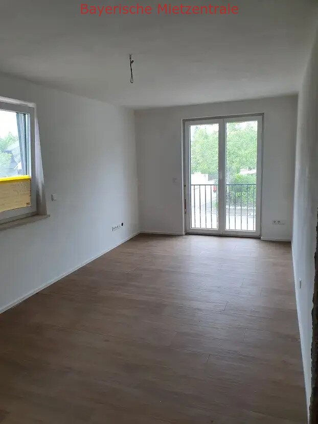 ***BAYERISCHE MIETZENTRALE: Exklusive, neuwertige 3-Zimmer-Wohnung mit luxuriöser Innenausstattung mit Balkon in Waldtrudering!!!***