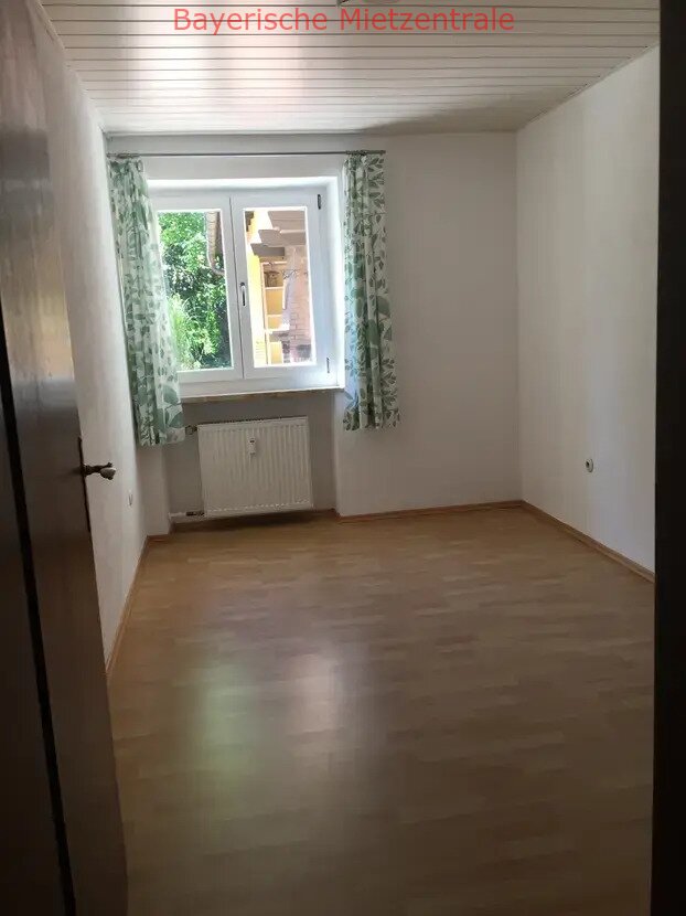 ***BAYERISCHE MIETZENTRALE: Haus als Wohnung auf einer Ebene mit herrlichem Garten in Wiesent!!!***