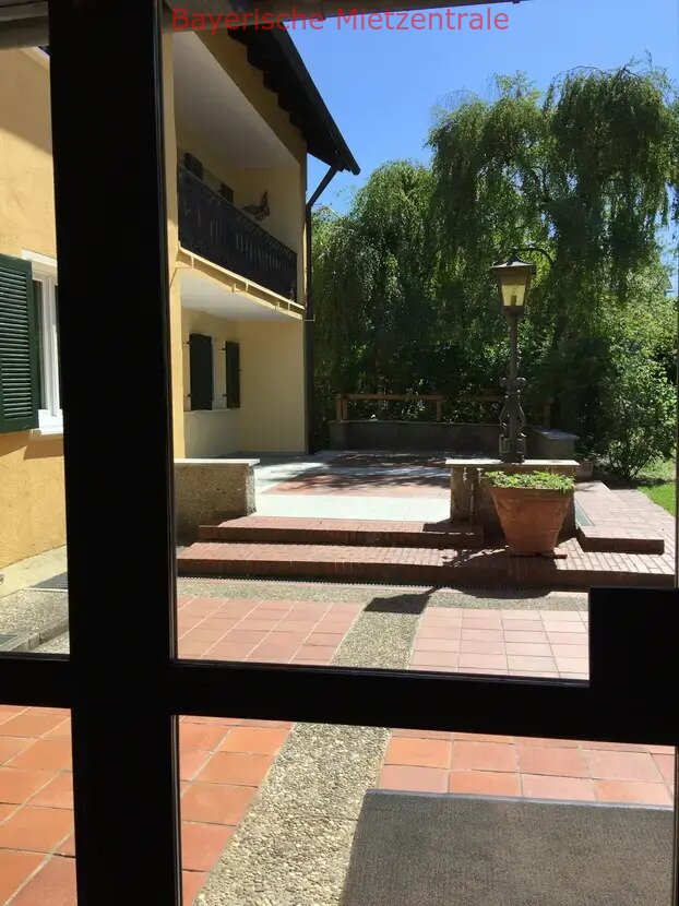 ***BAYERISCHE MIETZENTRALE: Haus als Wohnung auf einer Ebene mit herrlichem Garten in Wiesent!!!***