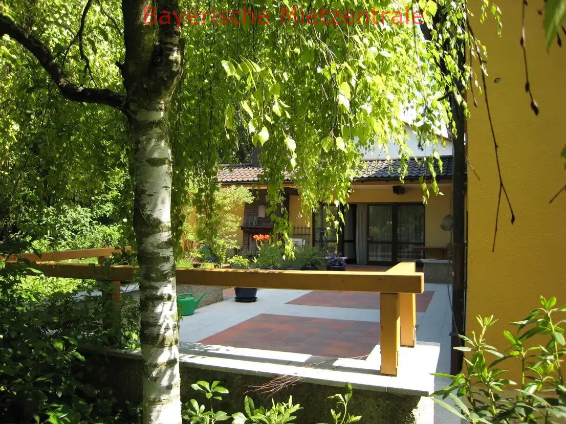 ***BAYERISCHE MIETZENTRALE: Haus als Wohnung auf einer Ebene mit herrlichem Garten in Wiesent!!!***
