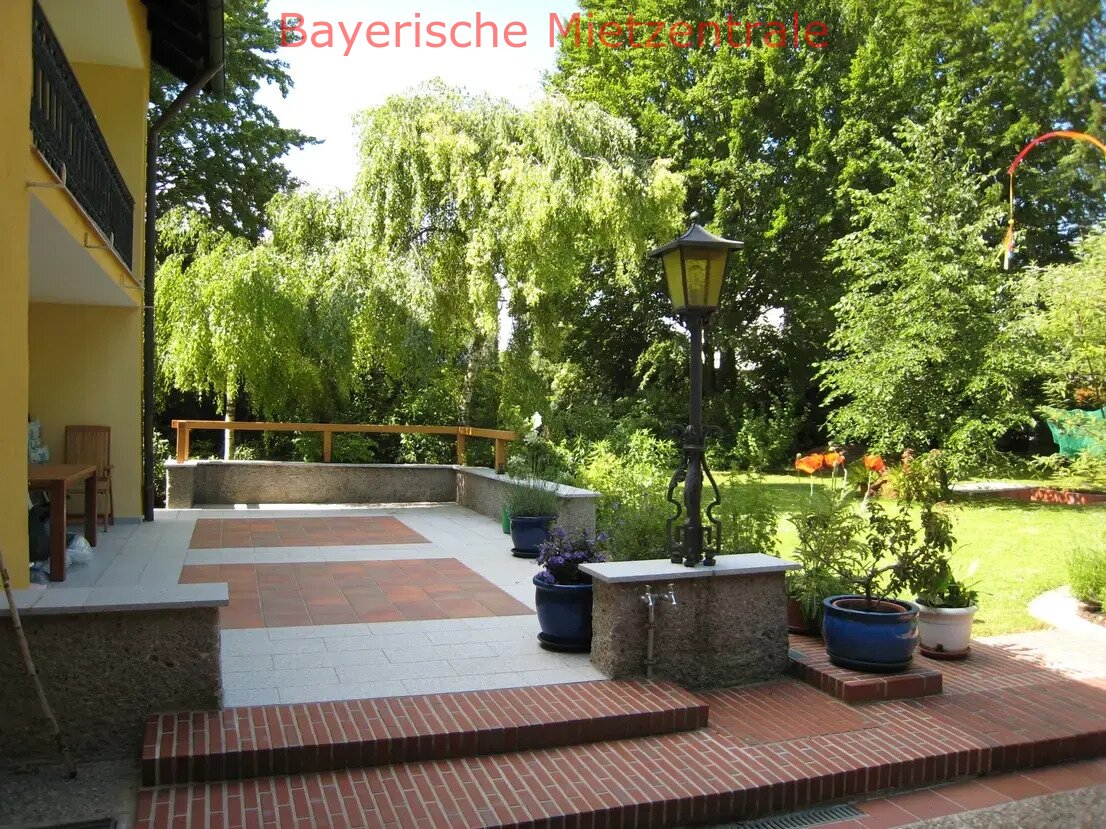 ***BAYERISCHE MIETZENTRALE: Haus als Wohnung auf einer Ebene mit herrlichem Garten in Wiesent!!!***