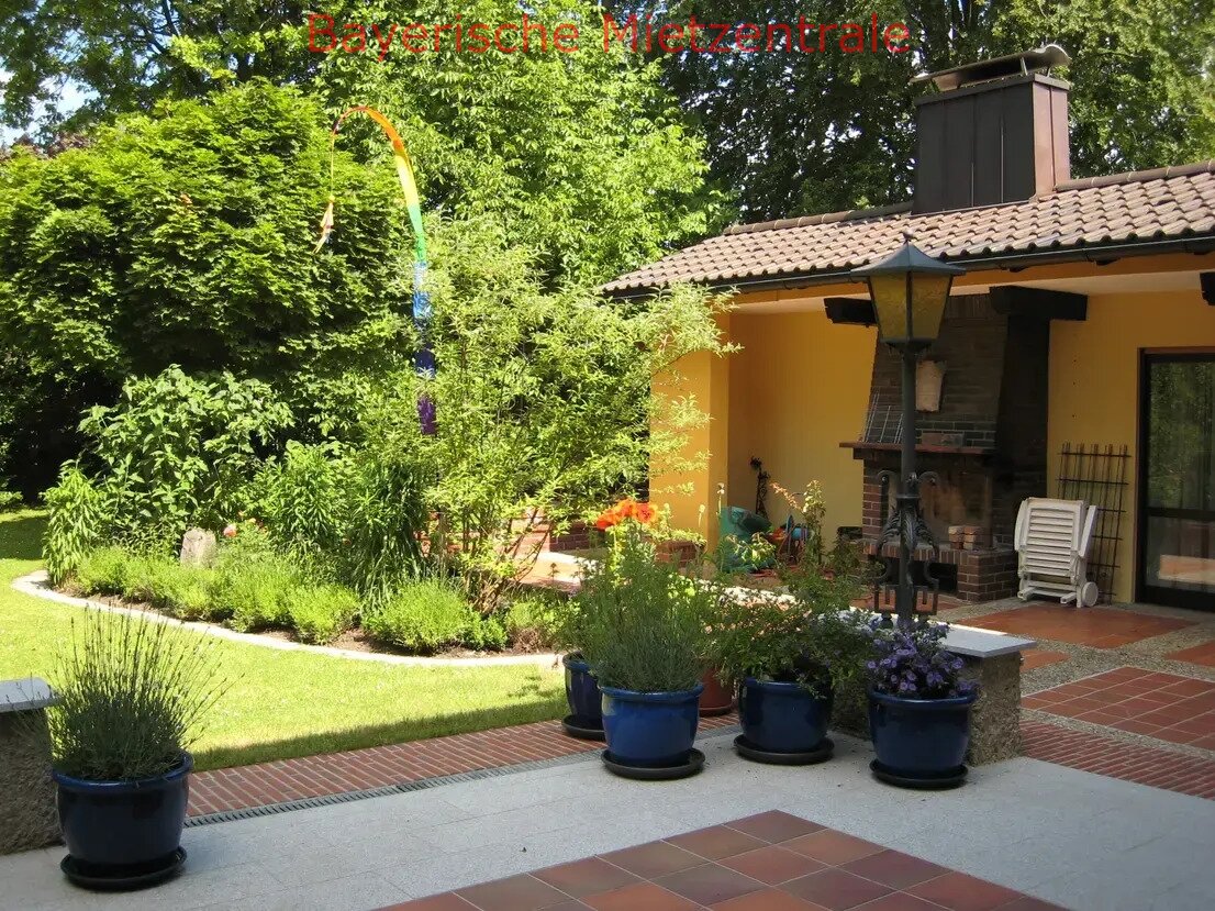 ***BAYERISCHE MIETZENTRALE: Haus als Wohnung auf einer Ebene mit herrlichem Garten in Wiesent!!!***