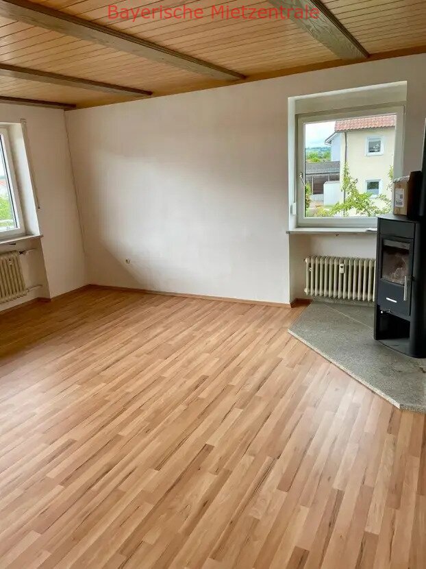 ***BAYERISCHE MIETZENTRALE: Ansprechende 4-Zimmer-Wohnung in Neustadt Waldnaab!!!***
