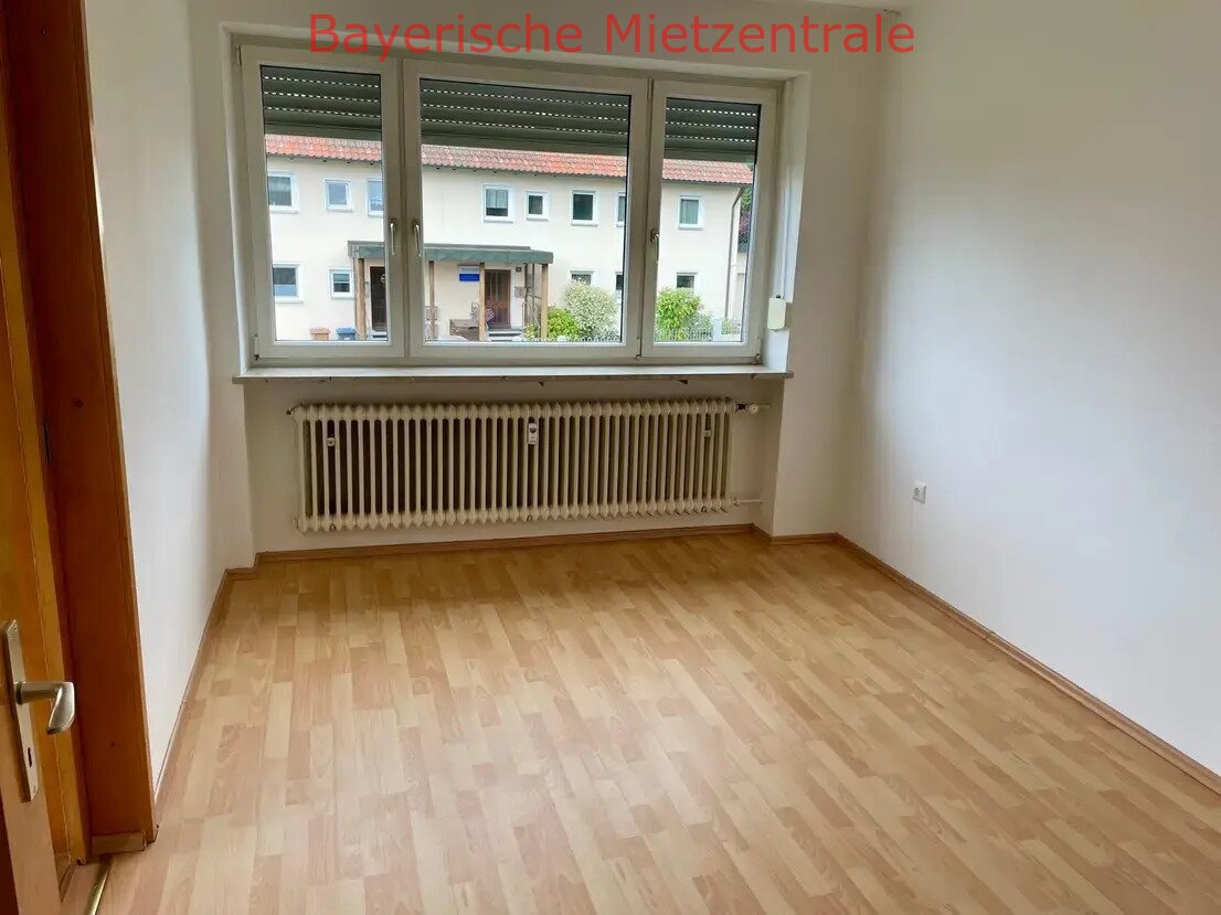 ***BAYERISCHE MIETZENTRALE: Ansprechende 4-Zimmer-Wohnung in Neustadt Waldnaab!!!***