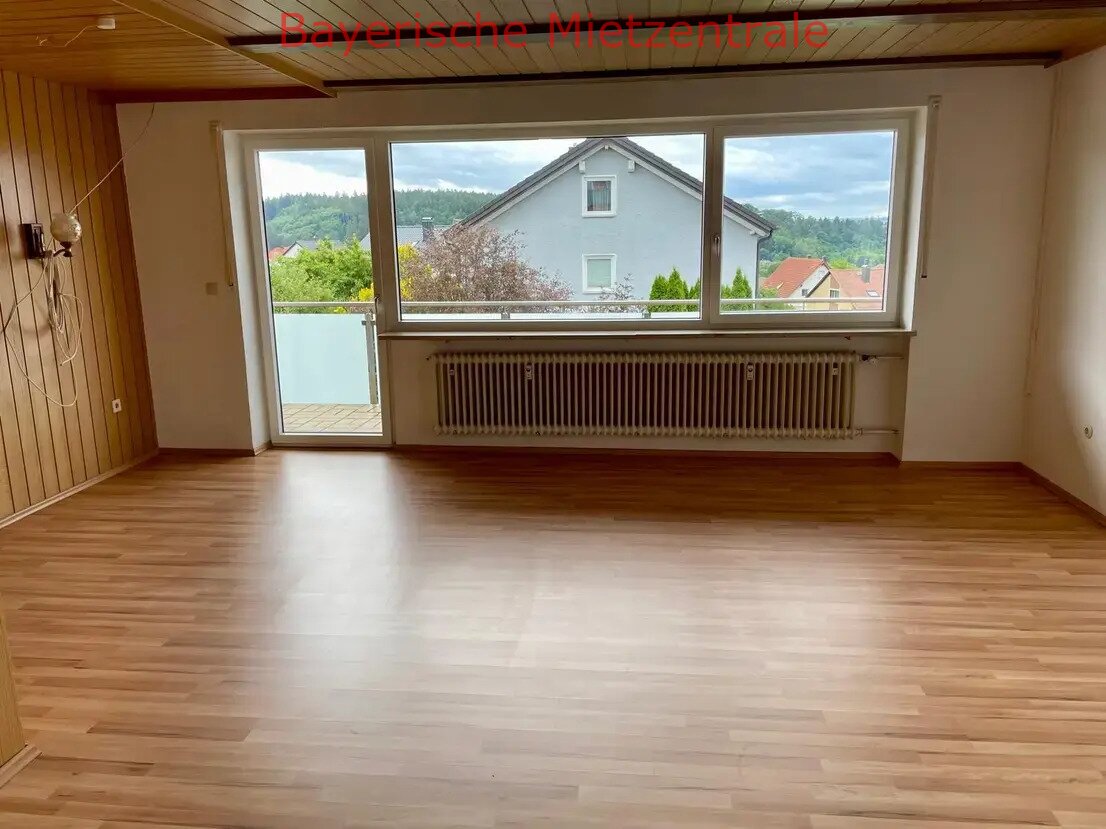 ***BAYERISCHE MIETZENTRALE: Ansprechende 4-Zimmer-Wohnung in Neustadt Waldnaab!!!***