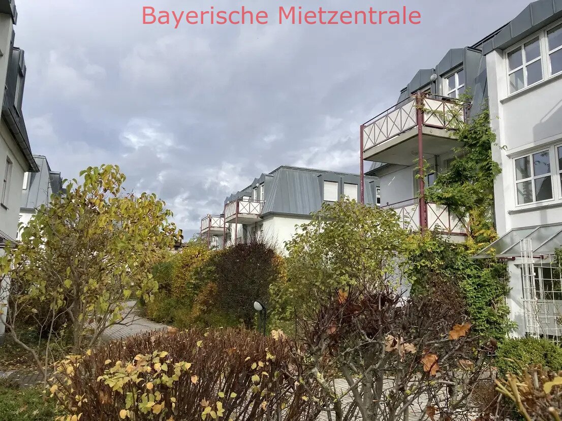 ***BAYERISCHE MIETZENTRALE: 2-Zimmer DG-Wohnung mit Balkon und Tiefgaragenstellplatz in Amberg, zentral und ruhig!!!***