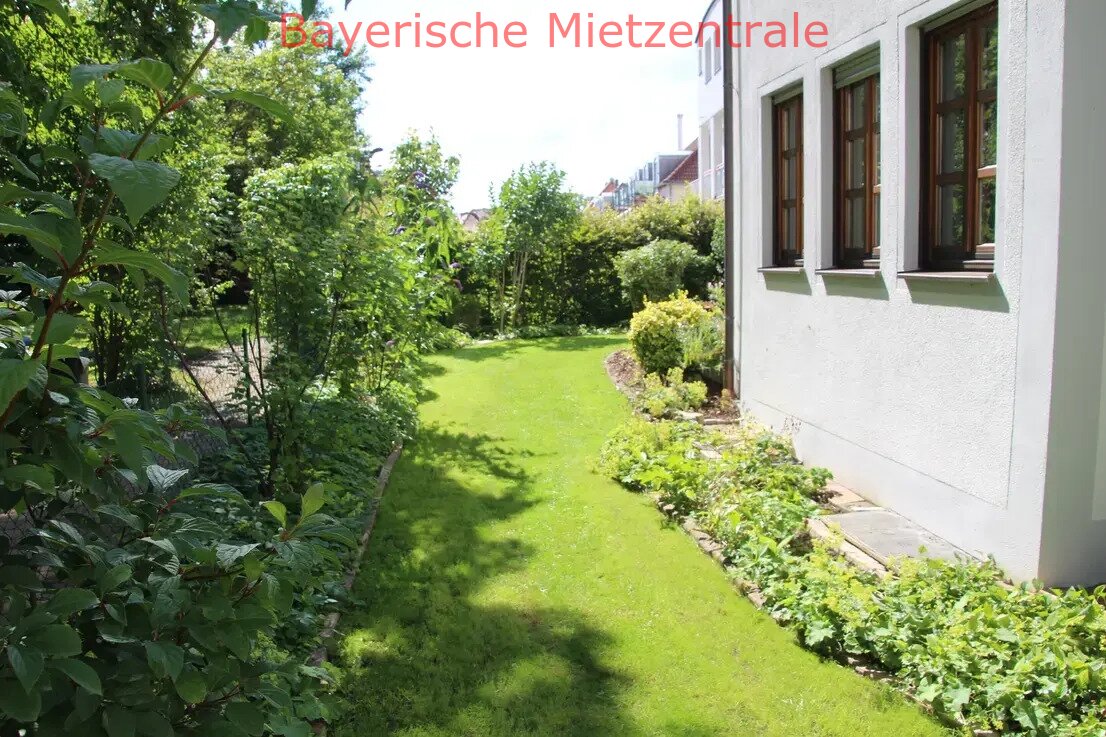 ***BAYERISCHE MIETZENTRALE: Stilvolle, vollst. renovierte 3-Raum-Erdgeschosswohnung mit geh. Innenausstattung!!!***