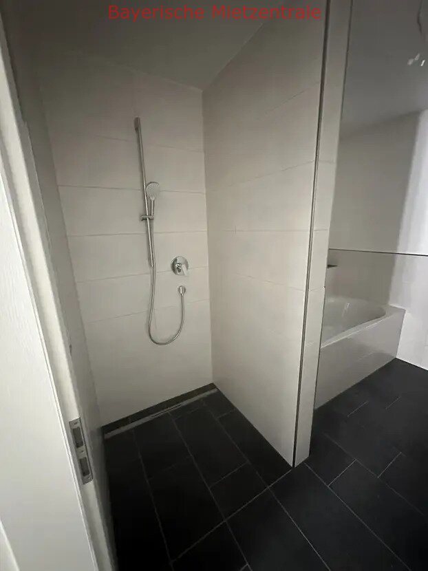 ***BAYERISCHE MIETZENTRALE: Erstbezug: Wohnung mit drei Zimmern sowie Balkon und EBK in Neustadt!!!***