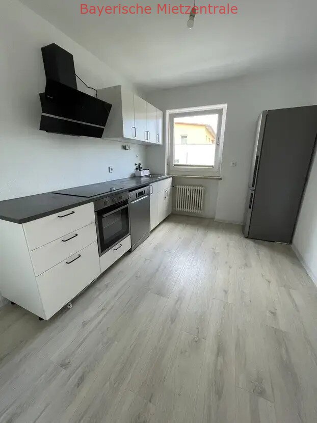 ***BAYERISCHE MIETZENTRALE: 3-Zimmer-Wohnung mit Balkon und EBK in Regensburg!!!***