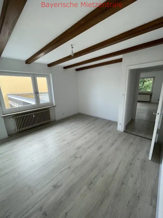 ***BAYERISCHE MIETZENTRALE: 3-Zimmer-Wohnung mit Balkon und EBK in Regensburg!!!***