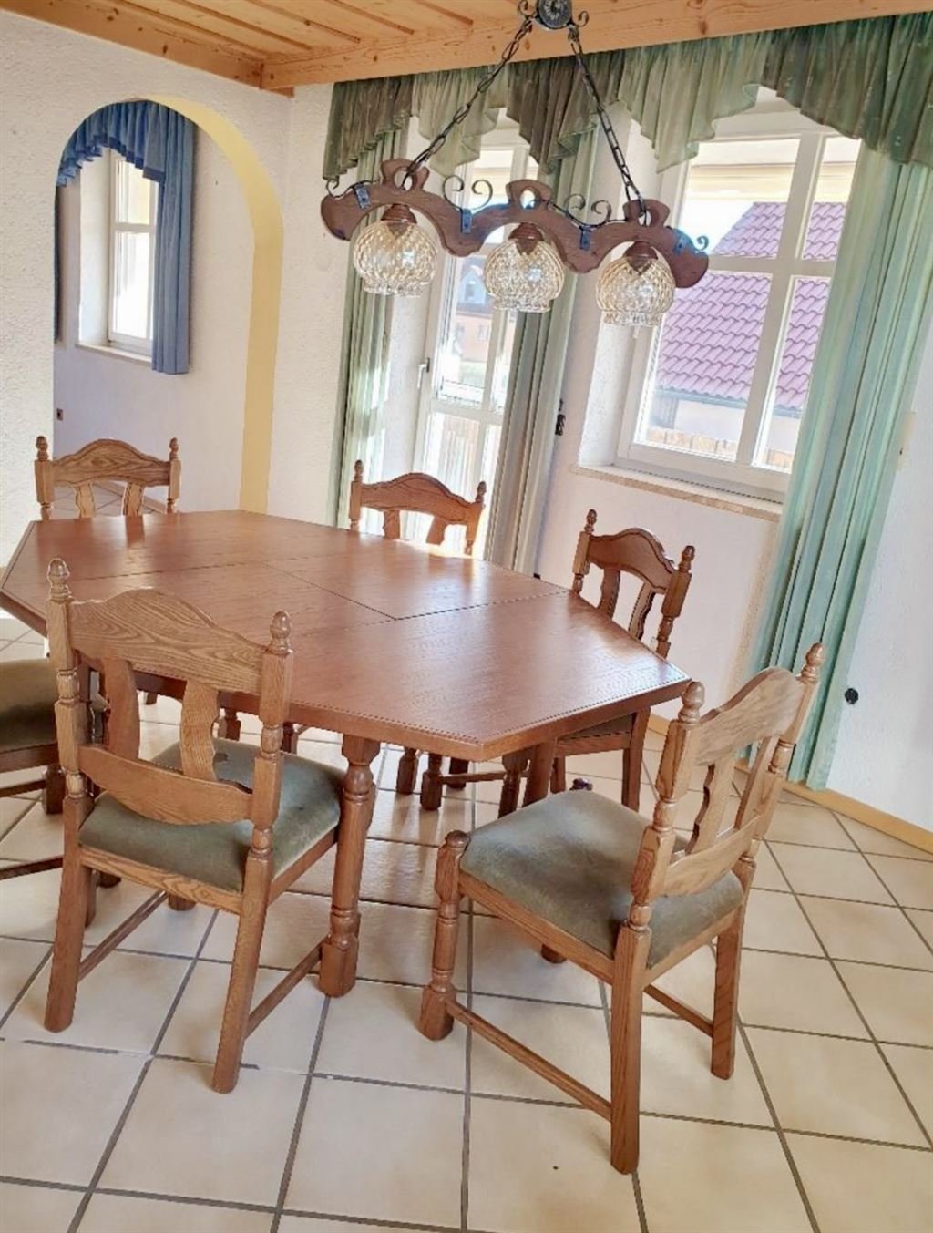 MEGA - Interessant: 2x MFH mit je 2 WE, saniert/ renoviert, 3 Garagen