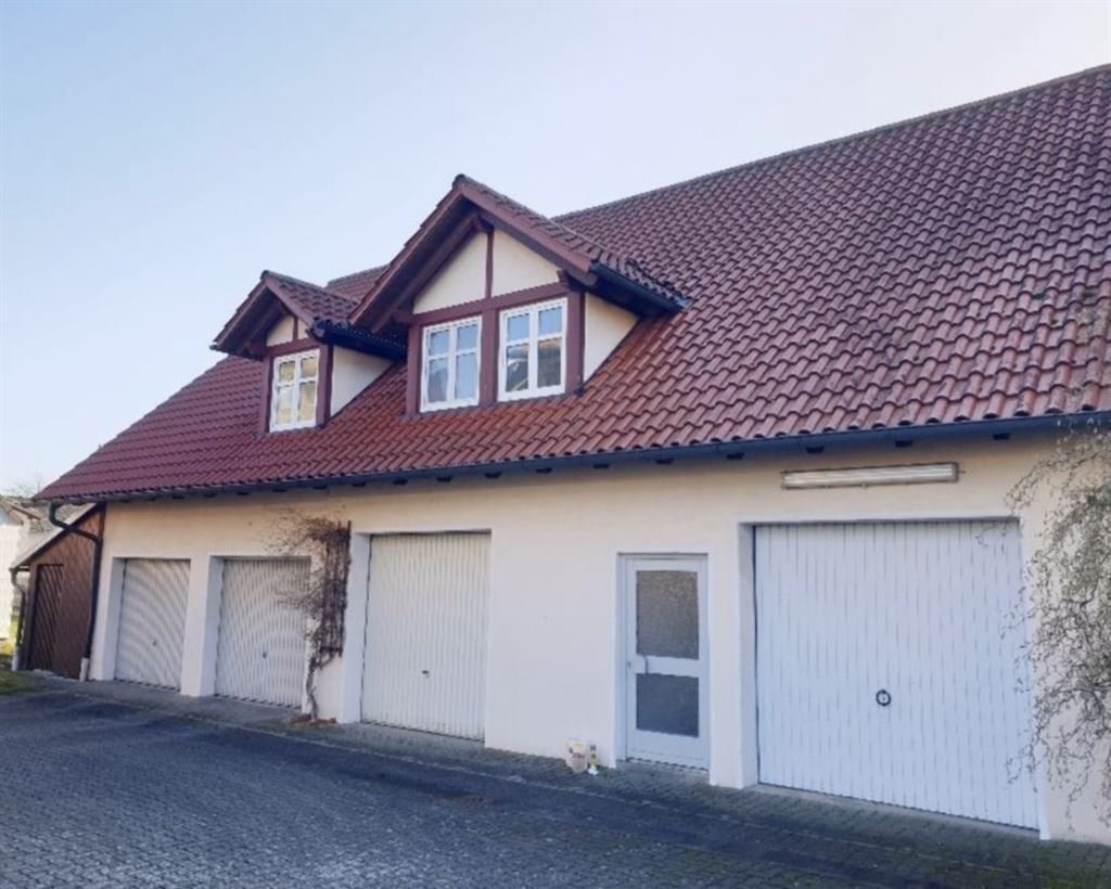 MEGA - Interessant: 2x MFH mit je 2 WE, saniert/ renoviert, 3 Garagen