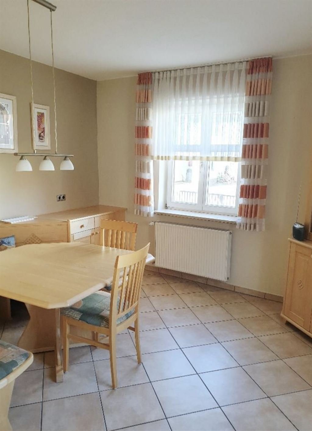 MEGA - Interessant: 2x MFH mit je 2 WE, saniert/ renoviert, 3 Garagen