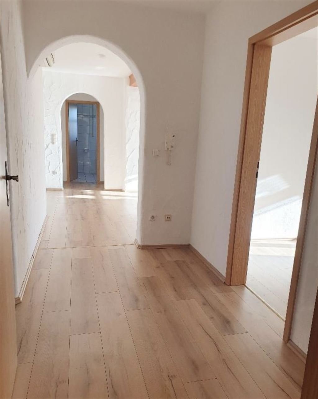 MEGA - Interessant: 2x MFH mit je 2 WE, saniert/ renoviert, 3 Garagen