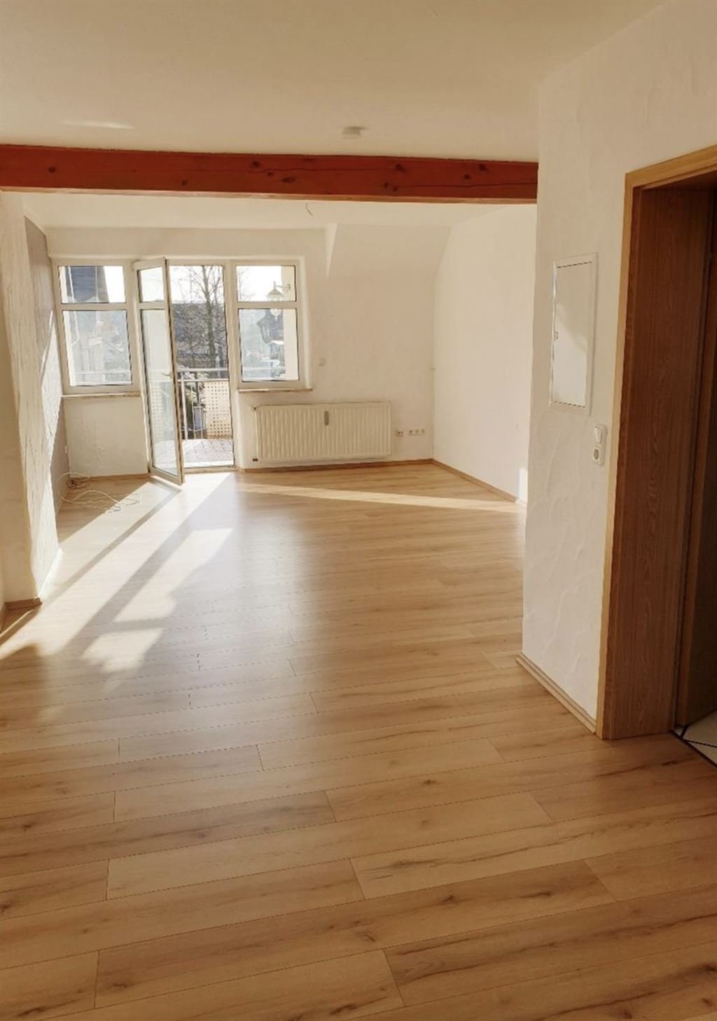 MEGA - Interessant: 2x MFH mit je 2 WE, saniert/ renoviert, 3 Garagen