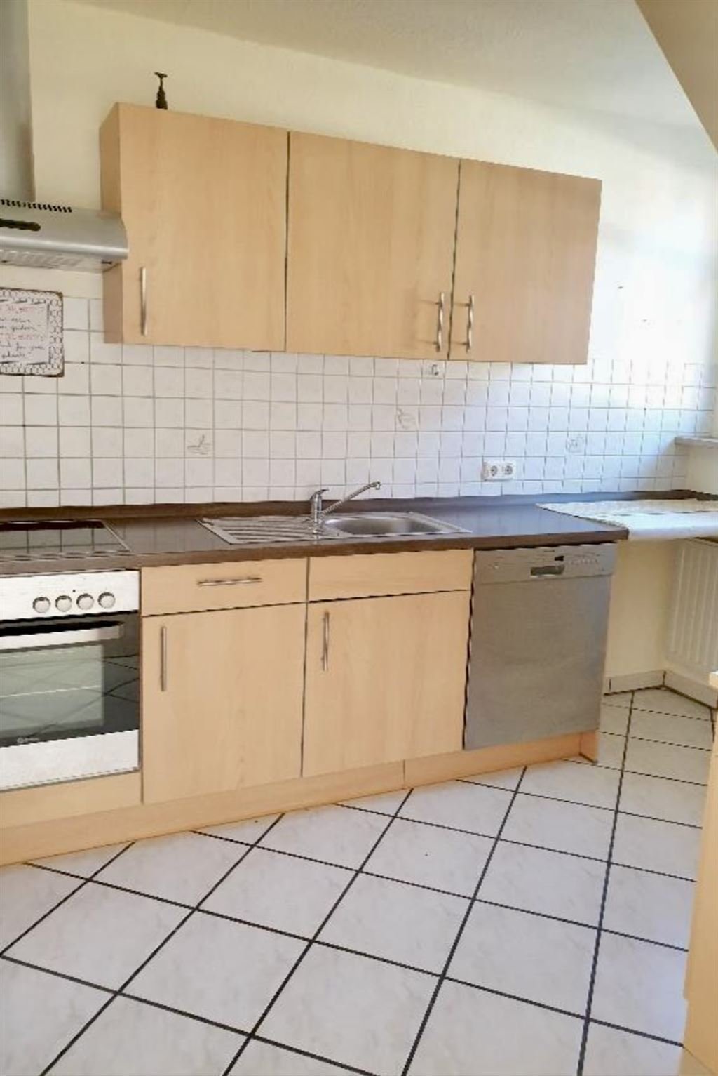 MEGA - Interessant: 2x MFH mit je 2 WE, saniert/ renoviert, 3 Garagen