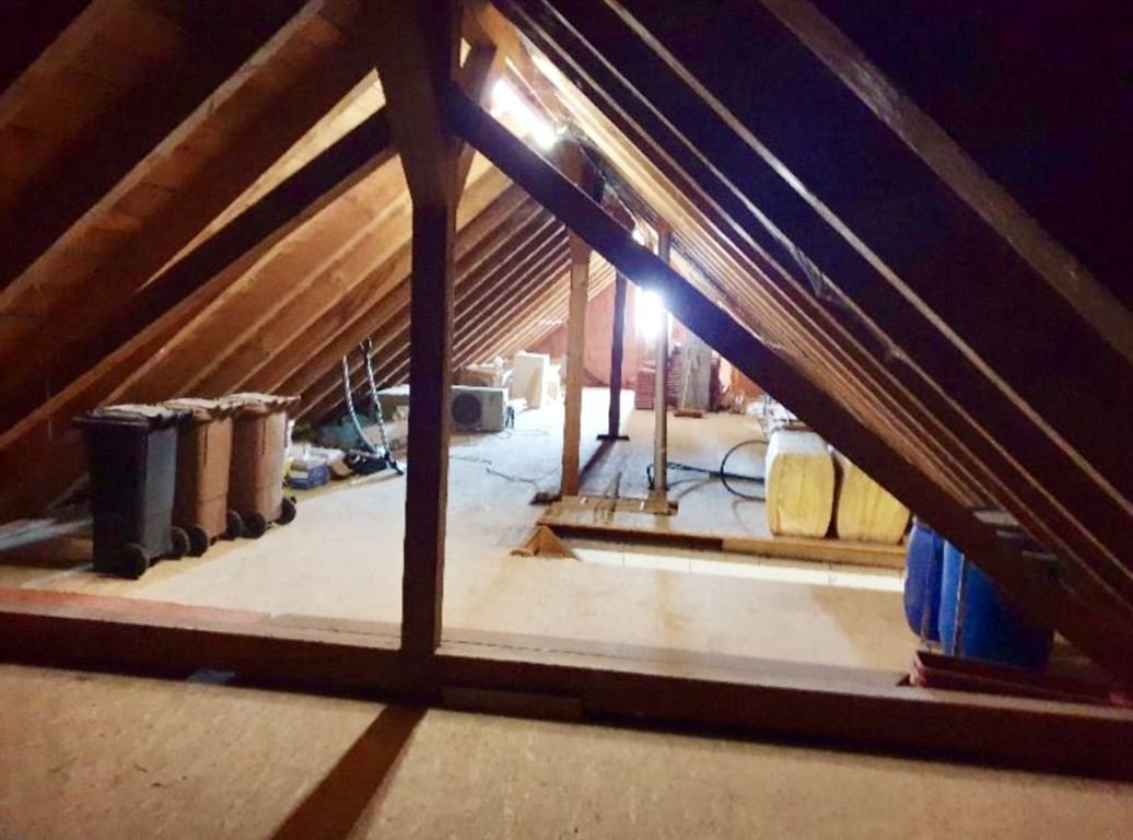 MEGA - Interessant: 2x MFH mit je 2 WE, saniert/ renoviert, 3 Garagen