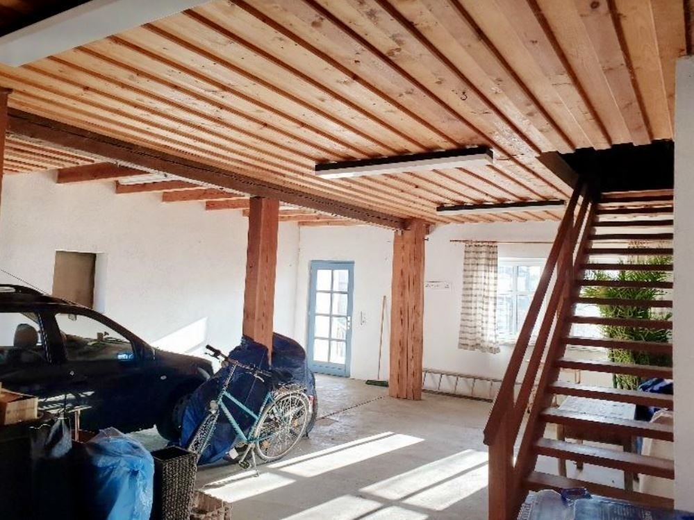 MEGA - Interessant: 2x MFH mit je 2 WE, saniert/ renoviert, 3 Garagen