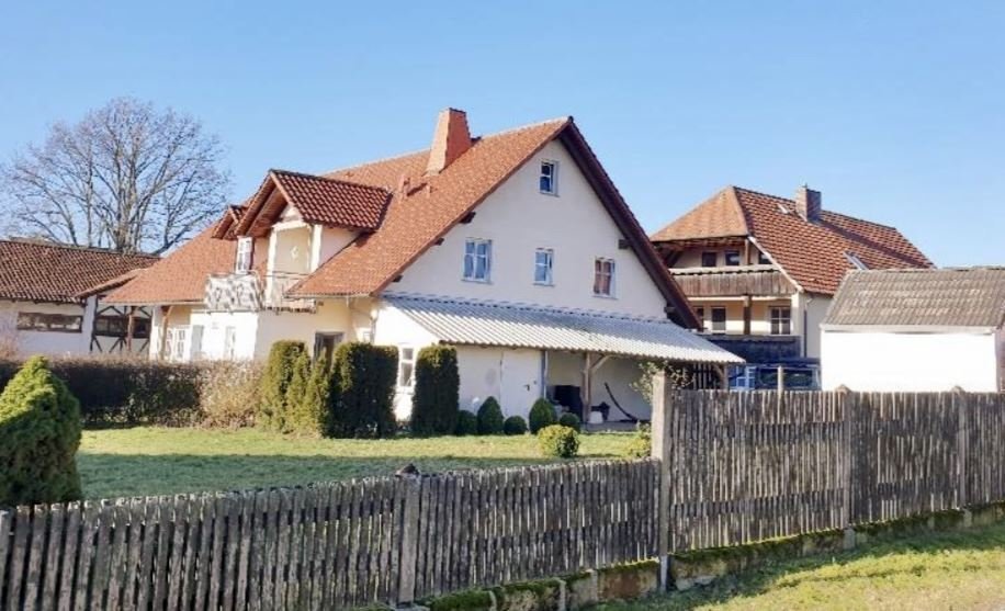 MEGA - Interessant: 2x MFH mit je 2 WE, saniert/ renoviert, 3 Garagen
