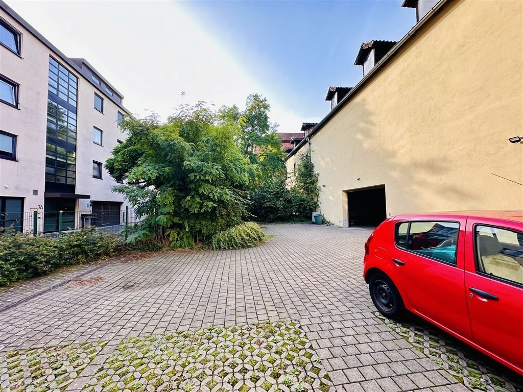 EntwicklungsObj: Tolle StadtVilla mit MFH (leer) Sanieren od. Abriss u NEUBAU, Stellpl., zzgl. kl. Parkhaus