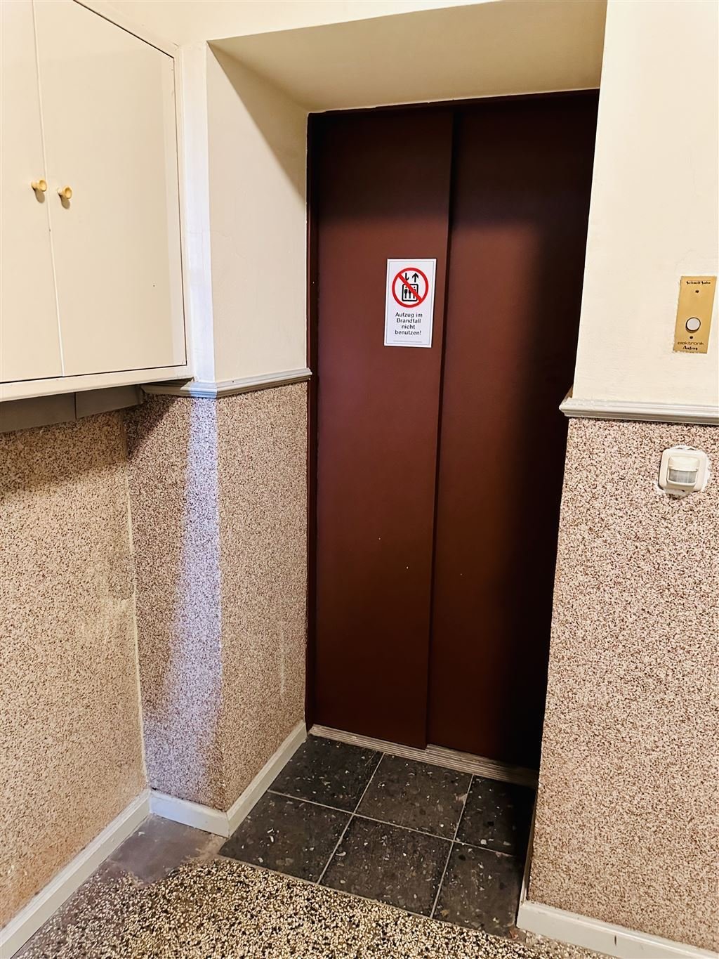 EntwicklungsObj: Tolle StadtVilla mit MFH (leer) Sanieren od. Abriss u NEUBAU, Stellpl., zzgl. kl. Parkhaus