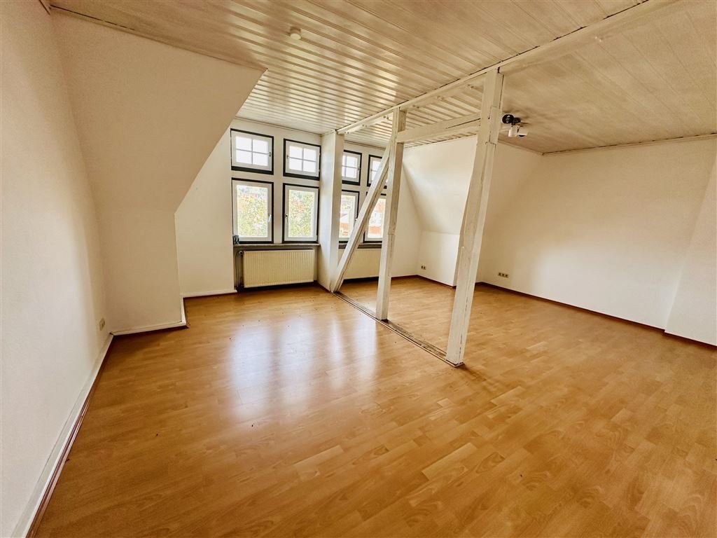 EntwicklungsObj: Tolle StadtVilla mit MFH (leer) Sanieren od. Abriss u NEUBAU, Stellpl., zzgl. kl. Parkhaus