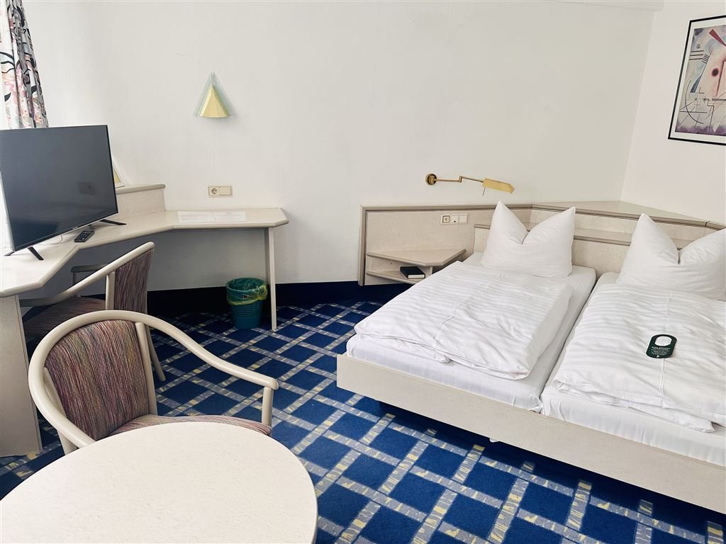 Stadt Co: MFH mit 12 möb. Apartments, 1Gew., flex.Nutzg, ideal für Boardinghouse/ Airbnb/Studenten…